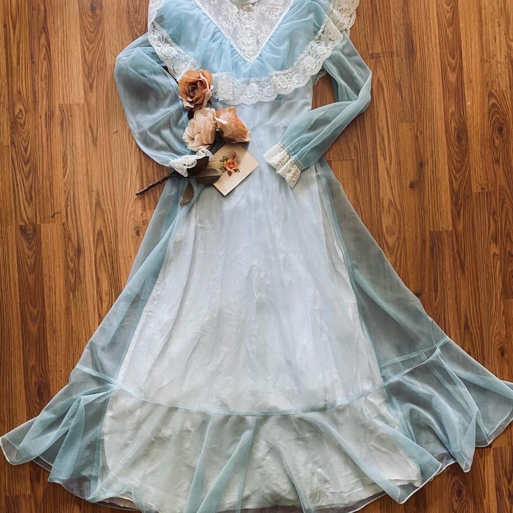 Vintage 1970s Cottagecore prairie dress in storm cloud blue lace chiffon puff - Picture 6 of 11